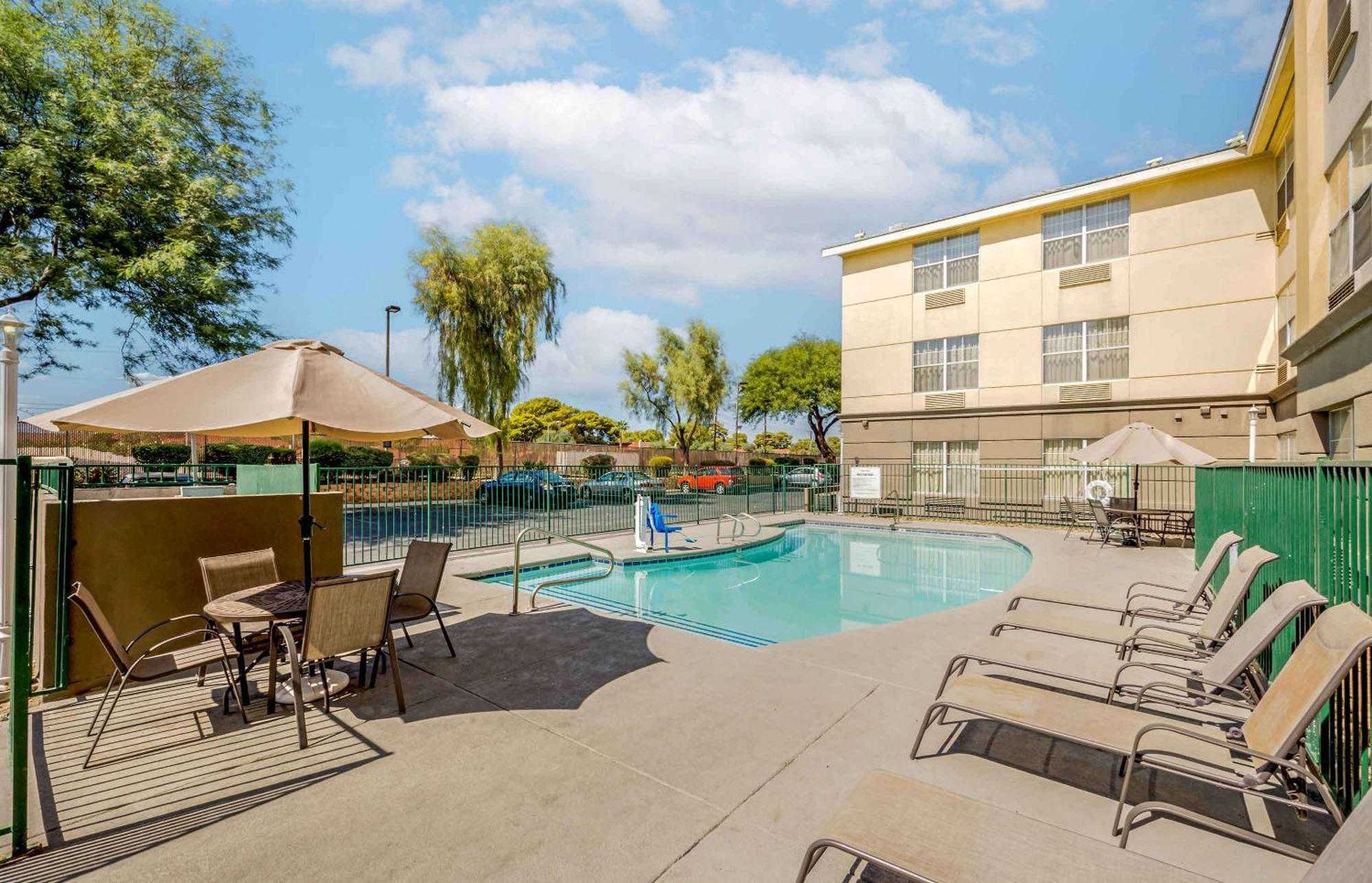 Mainstay Suites Las Vegas Flamingo Exterior foto